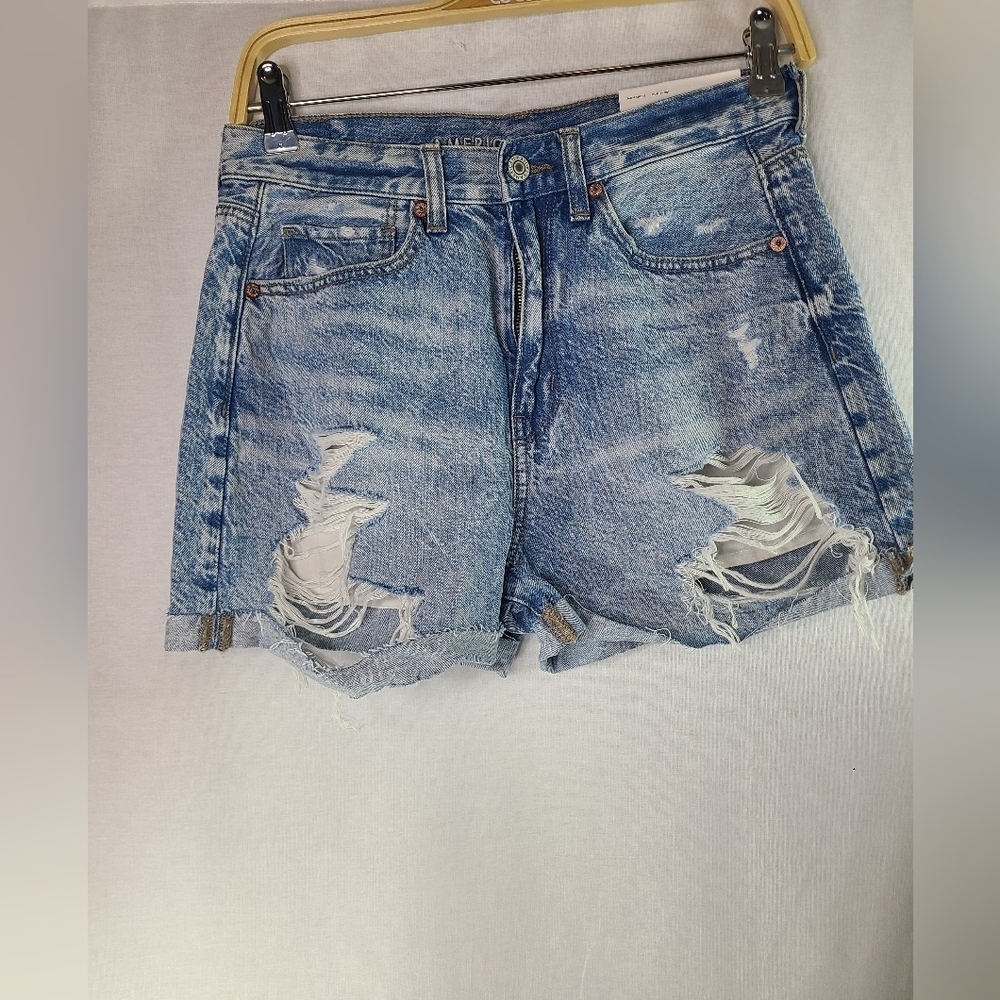 American eagle MOM short size 6- New with tags